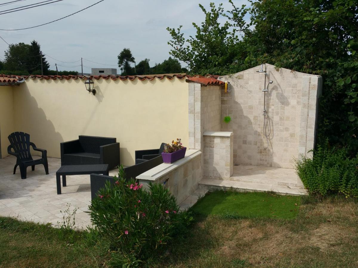 La Providence Hotel Illiat Екстериор снимка