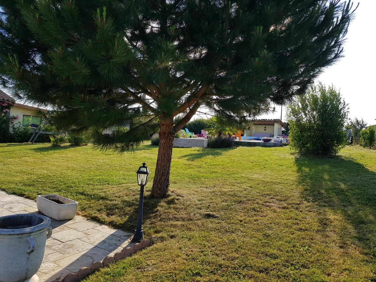La Providence Hotel Illiat Екстериор снимка