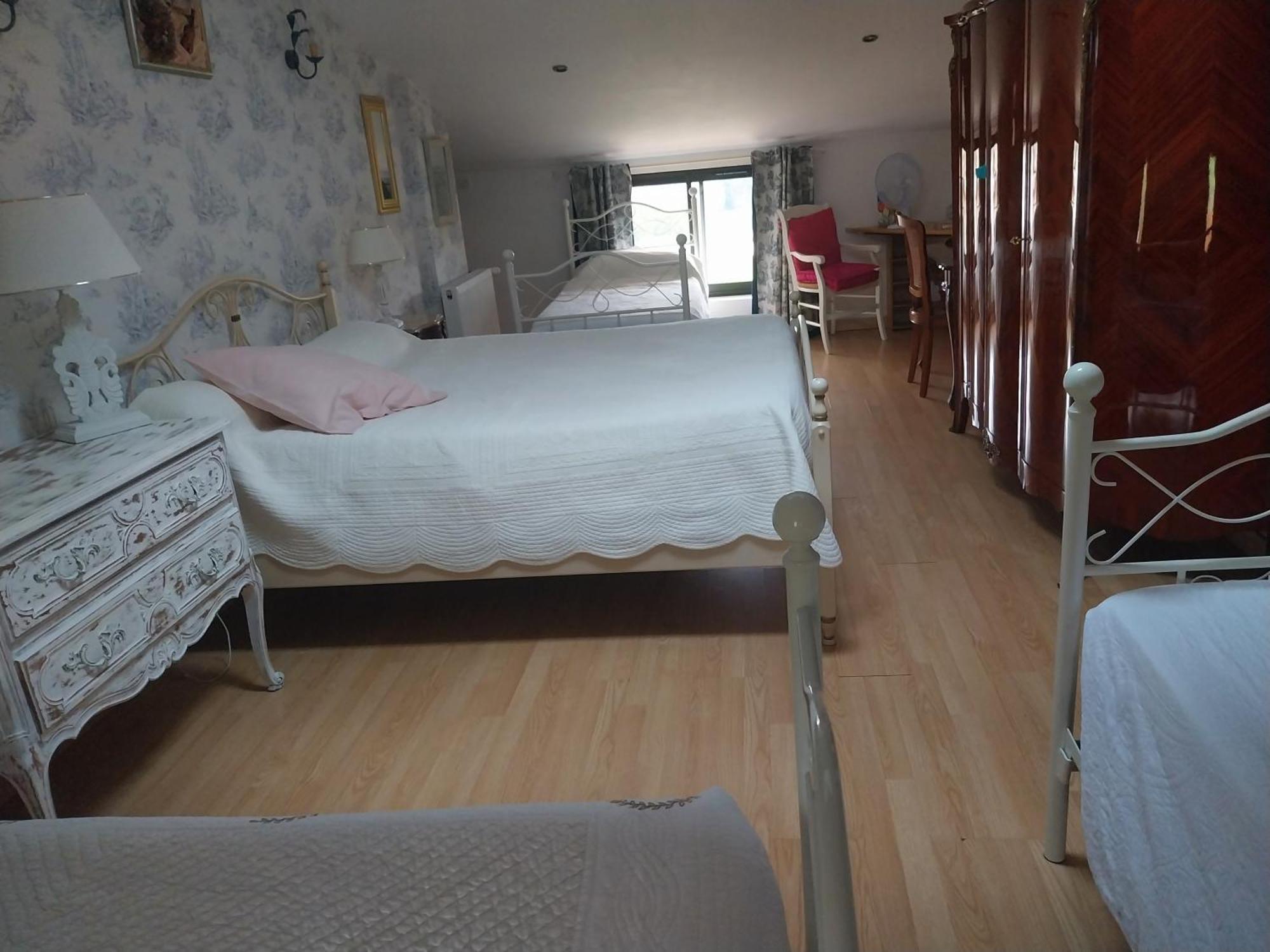 La Providence Hotel Illiat Екстериор снимка